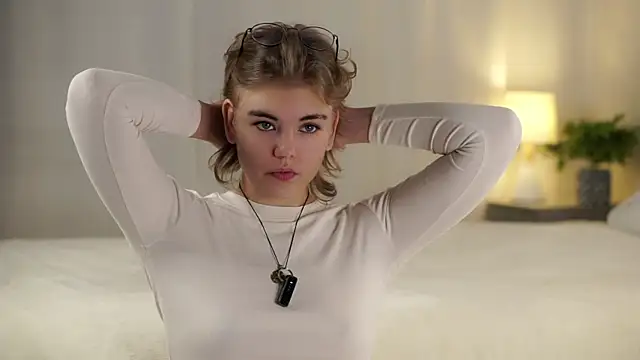 Snapshot of MelodyBaur chatting on November 2025 11:34:02 AM MelodyBaur online show from November 2025 11:34:02 AM