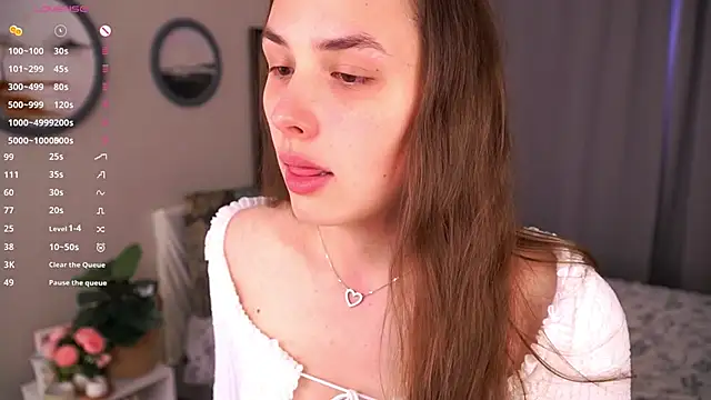 Snapshot of LeonoraWoods chatting on November 2025 06:01:01 AM LeonoraWoods online show from November 2025 06:01:01 AM