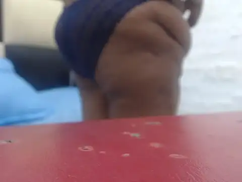 Snapshot of MatureMilfxxx chatting on October 2025 04:24:02 AM MatureMilfxxx online show from October 2025 04:24:02 AM