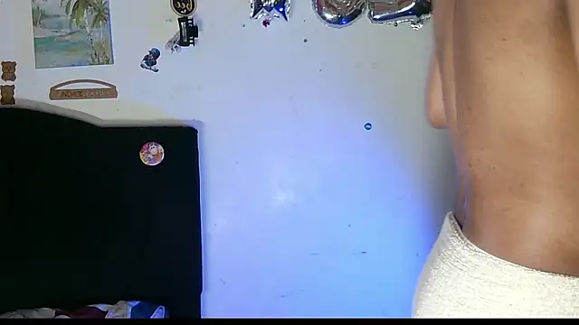 Snapshot of ReferredArtwork chatting on October 2025 10:10:02 PM ReferredArtwork online show from October 2025 10:10:02 PM