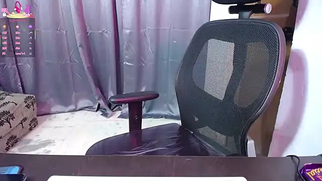 Snapshot of xNatasha chatting on October 2025 02:29:01 PM xNatasha online show from October 2025 02:29:01 PM