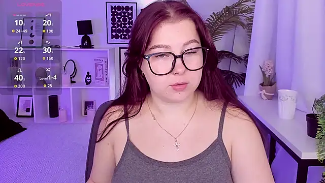 Snapshot of EffyBlush chatting on December 2025 01:42:01 PM EffyBlush online show from December 2025 01:42:01 PM