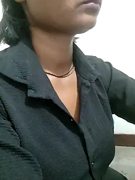 Rinki hoty online show from November 2025 04:20:02 PM