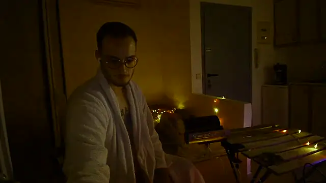 VenyxTrend online show from November 2025 05:13:01 PM