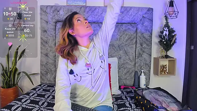 Snapshot of Amatista_desire chatting on December 2025 11:47:01 AM Amatista desire online show from December 2025 11:47:01 AM