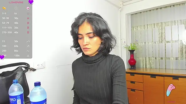 Snapshot of chloehanna chatting on November 2025 06:07:02 PM chloehanna online show from November 2025 06:07:02 PM