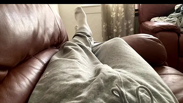 Snapshot of irnbru77 chatting on November 2025 01:22:02 PM irnbru77 online show from November 2025 01:22:02 PM