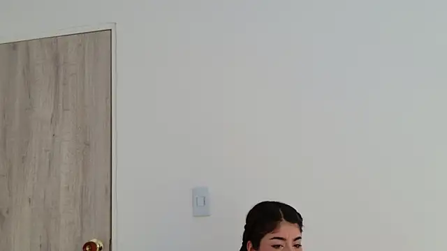 Snapshot of LisaMartinez34 chatting on October 2025 05:50:02 PM LisaMartinez34 online show from October 2025 05:50:02 PM