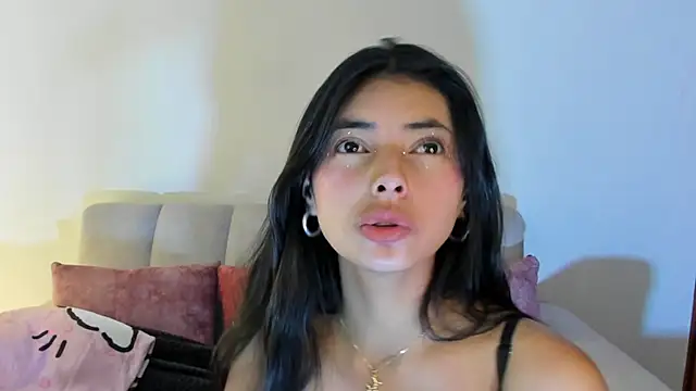 miadaviesx online show from November 2025 01:46:01 PM