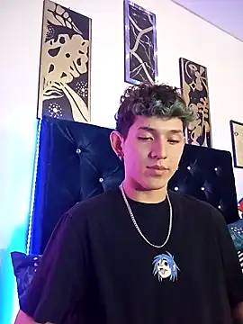 Snapshot of Yorsamm_and_friends chatting on October 2025 12:26:01 AM Yorsamm and friends online show from October 2025 12:26:01 AM