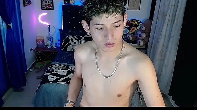 Snapshot of Yorsamm_and_friends chatting on November 2025 09:59:01 PM Yorsamm and friends online show from November 2025 09:59:01 PM