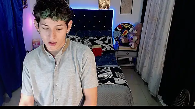 Snapshot of Yorsamm_and_friends chatting on November 2025 03:06:02 AM Yorsamm and friends online show from November 2025 03:06:02 AM