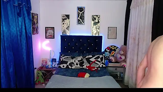 Snapshot of Yorsamm_and_friends chatting on November 2025 06:19:02 AM Yorsamm and friends online show from November 2025 06:19:02 AM