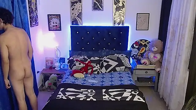 Snapshot of Yorsamm_and_friends chatting on December 2025 10:57:01 AM Yorsamm and friends online show from December 2025 10:57:01 AM