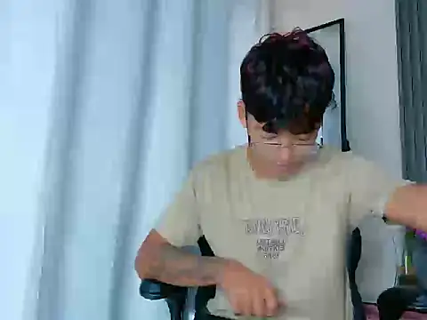 Snapshot of LiamANDJordan chatting on November 2025 10:09:02 PM LiamANDJordan online show from November 2025 10:09:02 PM