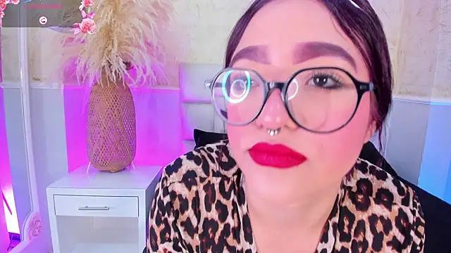 Snapshot of AlmaLopez_ chatting on December 2025 07:53:02 PM AlmaLopez online show from December 2025 07:53:02 PM