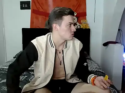 Snapshot of Ken_bigcum_77 chatting on November 2025 02:44:01 AM Ken bigcum 77 online show from November 2025 02:44:01 AM