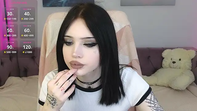 Snapshot of Emma_Kirks chatting on November 2025 10:39:02 AM Emma Kirks online show from November 2025 10:39:02 AM