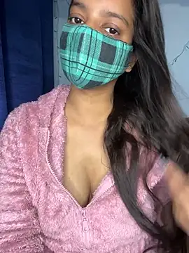 Snapshot of Cute_Marina chatting on November 2025 04:32:02 AM Cute Marina online show from November 2025 04:32:02 AM