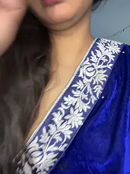 Snapshot of Cute_Marina chatting on December 2025 05:48:01 AM Cute Marina online show from December 2025 05:48:01 AM