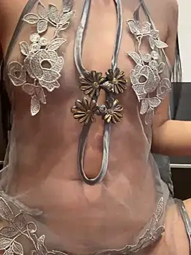 Snapshot of Emily-y chatting on November 2025 12:53:01 PM Emily-y online show from November 2025 12:53:01 PM