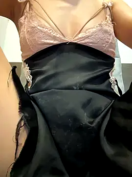 Snapshot of Emily-y chatting on November 2025 01:11:01 PM Emily-y online show from November 2025 01:11:01 PM