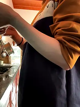 Snapshot of Emily-y chatting on December 2025 03:37:02 AM Emily-y online show from December 2025 03:37:02 AM