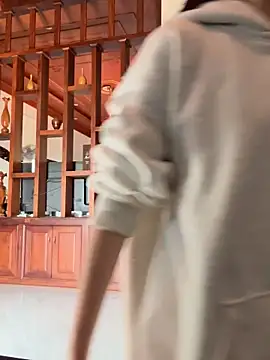 Snapshot of Emily-y chatting on December 2025 03:23:01 AM Emily-y online show from December 2025 03:23:01 AM