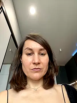 AliceLili online show from October 2025 09:59:01 AM