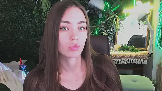 Snapshot of lollyrais chatting on December 2025 02:01:01 PM lollyrais online show from December 2025 02:01:01 PM