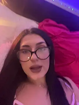 Snapshot of claraseloura chatting on November 2025 08:08:02 PM claraseloura online show from November 2025 08:08:02 PM