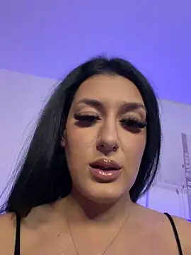 Snapshot of claraseloura chatting on November 2025 08:23:02 PM claraseloura online show from November 2025 08:23:02 PM