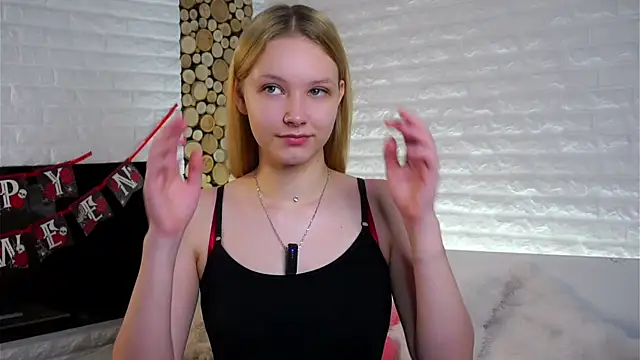 Snapshot of ElissaGlod chatting on October 2025 11:33:02 AM ElissaGlod online show from October 2025 11:33:02 AM