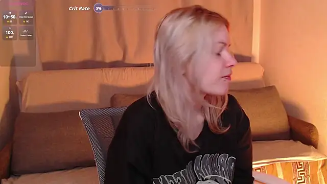 Snapshot of CherryNight6 chatting on December 2025 09:42:01 PM CherryNight6 online show from December 2025 09:42:01 PM