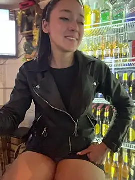 Snapshot of Lia__white chatting on November 2025 01:28:02 AM Lia white online show from November 2025 01:28:02 AM