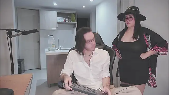 Snapshot of dan_and_daya chatting on November 2025 03:45:02 AM dan and daya online show from November 2025 03:45:02 AM