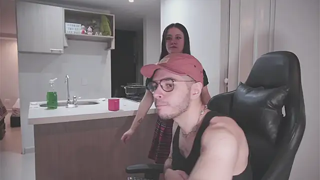 Snapshot of dan_and_daya chatting on November 2025 09:36:01 AM dan and daya online show from November 2025 09:36:01 AM