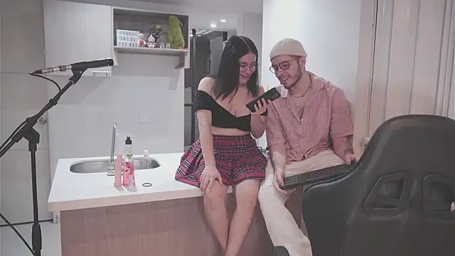 Snapshot of dan_and_daya chatting on November 2025 12:05:02 PM dan and daya online show from November 2025 12:05:02 PM