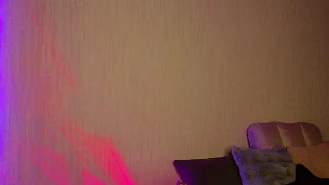 Snapshot of Kess-Edison chatting on December 2025 06:56:02 PM Kess-Edison online show from December 2025 06:56:02 PM