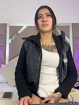 Snapshot of MiaSr_love chatting on October 2025 01:18:02 PM MiaSr love online show from October 2025 01:18:02 PM