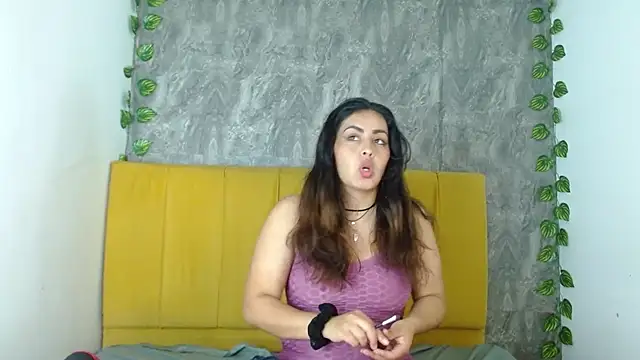 Snapshot of amara_leoncm chatting on November 2025 01:27:01 AM amara leoncm online show from November 2025 01:27:01 AM