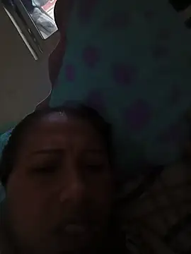 Snapshot of marimar_24 chatting on November 2025 10:31:02 PM marimar 24 online show from November 2025 10:31:02 PM