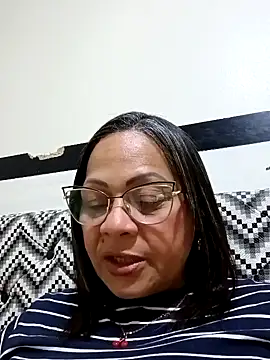 Snapshot of milf_Anguie50 chatting on October 2025 03:06:02 AM milf Anguie50 online show from October 2025 03:06:02 AM