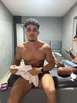 Snapshot of Tony_22cm chatting on October 2025 02:50:02 AM Tony 22cm online show from October 2025 02:50:02 AM