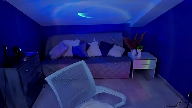 MadamMilly  online show from November 2025 06:47:02 AM