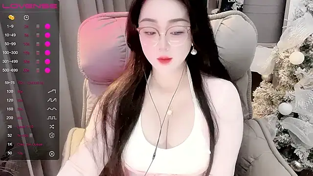 Snapshot of Monica-666888- chatting on December 2025 06:57:02 PM Monica-666888- online show from December 2025 06:57:02 PM