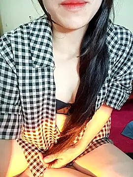 Snapshot of Cherry_Le02 chatting on November 2025 04:28:02 PM Cherry Le02 online show from November 2025 04:28:02 PM