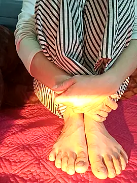 Snapshot of Cherry_Le02 chatting on November 2025 03:34:01 PM Cherry Le02 online show from November 2025 03:34:01 PM