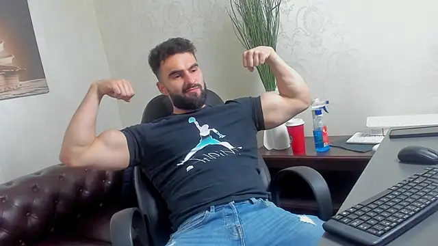 Snapshot of MicahLane chatting on October 2025 05:33:02 AM MicahLane online show from October 2025 05:33:02 AM