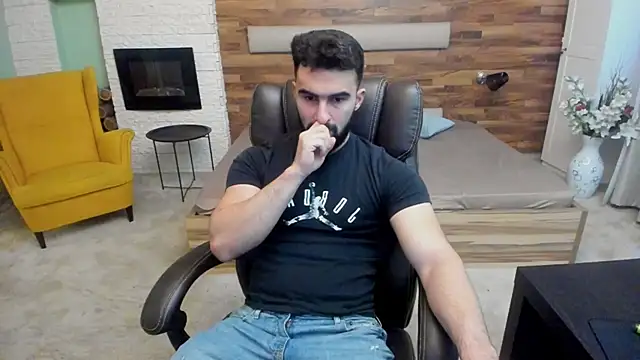 Snapshot of MicahLane chatting on November 2025 05:29:01 AM MicahLane online show from November 2025 05:29:01 AM